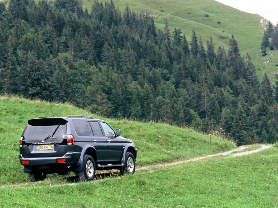  Mitsubishi Pajero Sport 2005 года  (фото 10 из 18)